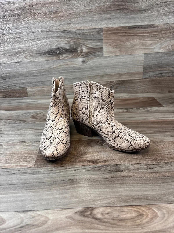 Boots Western By So  Size: 10