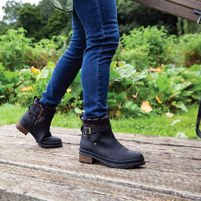Muck Footwear Women LIBERTY ANKLE ZIP BLACK/HORSE BLANKET
