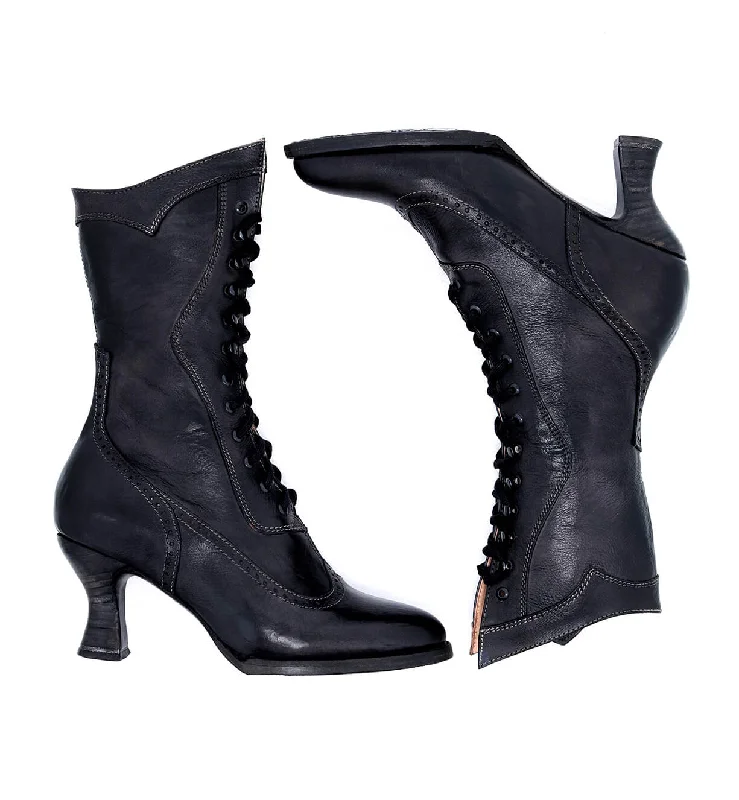 Modern Victorian Lace Up Leather Boots in Black Modern Victorian Lace Up Leather Boots in Black