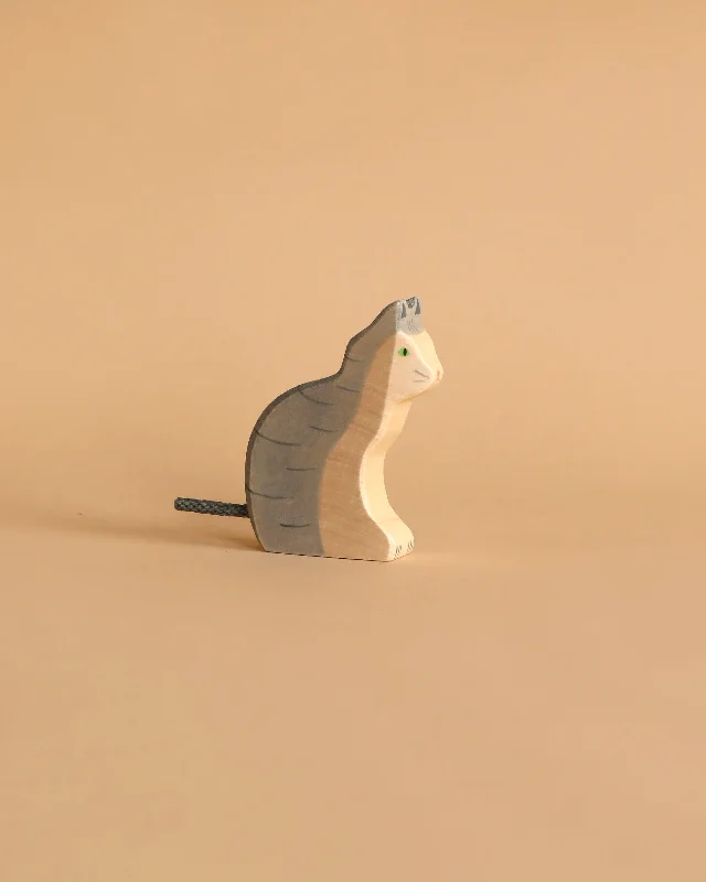 Holztiger Sitting Gray Cat