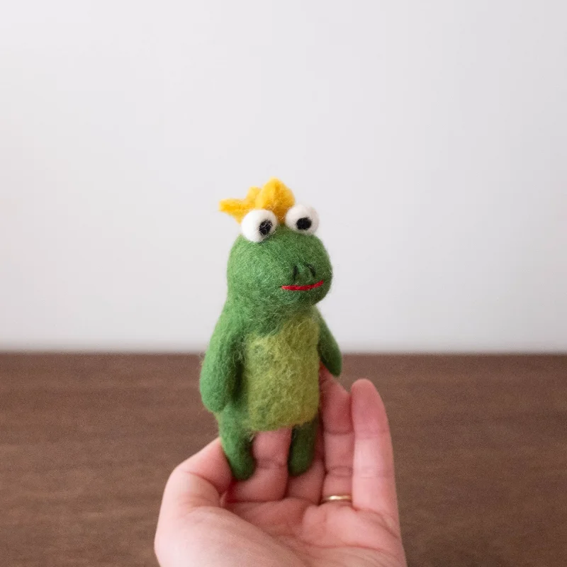 NEW Wool Felt Finger Puppet- Frog